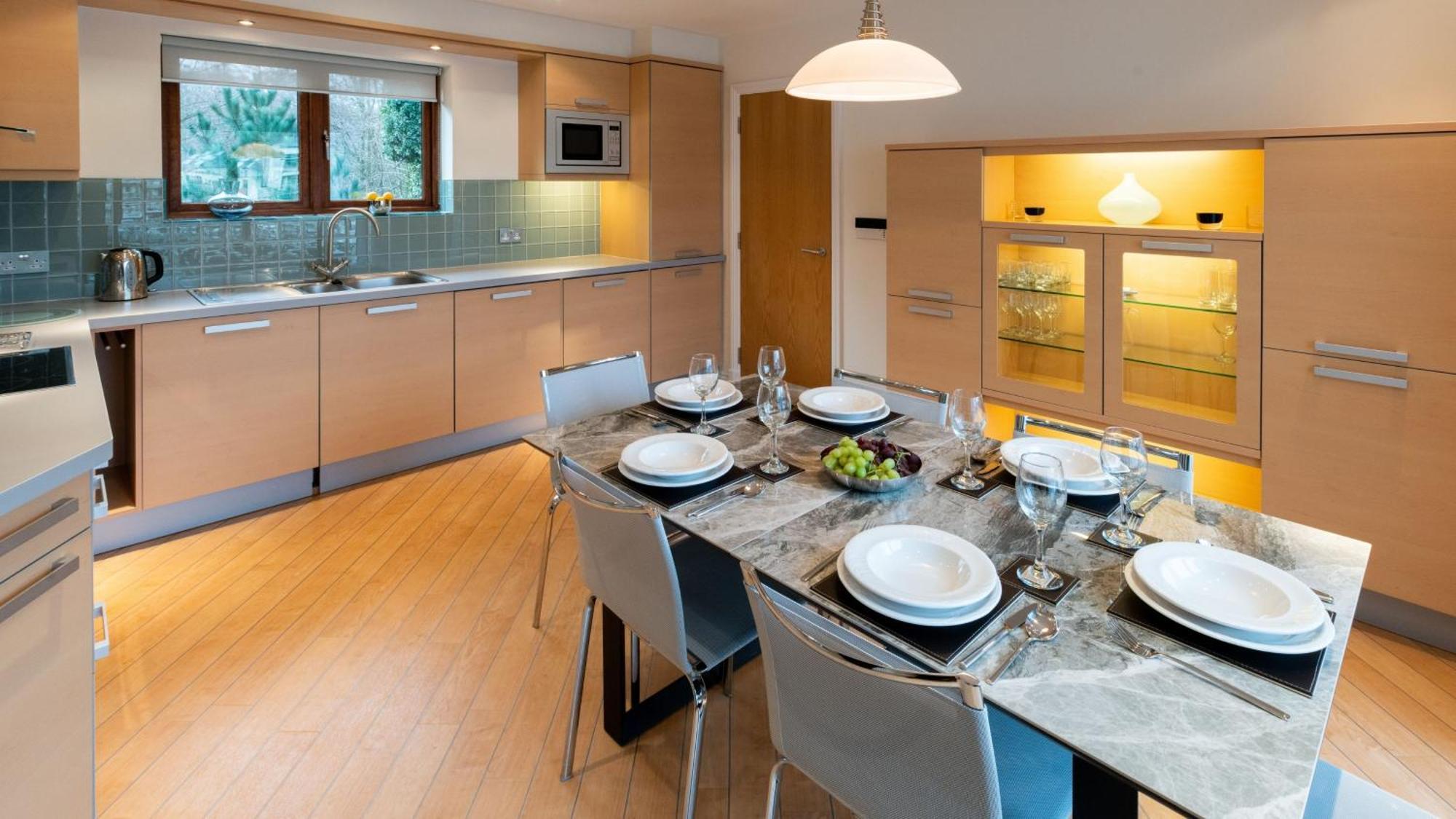 Windermere Lake View Townhouse At Windermere Marina Village ボウネス＝オン＝ウィンダミア エクステリア 写真